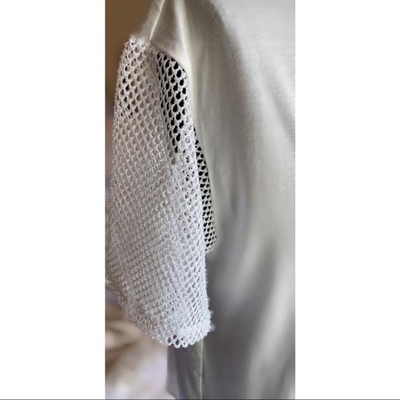 Mesh V neck tee - Picture 8 of 9